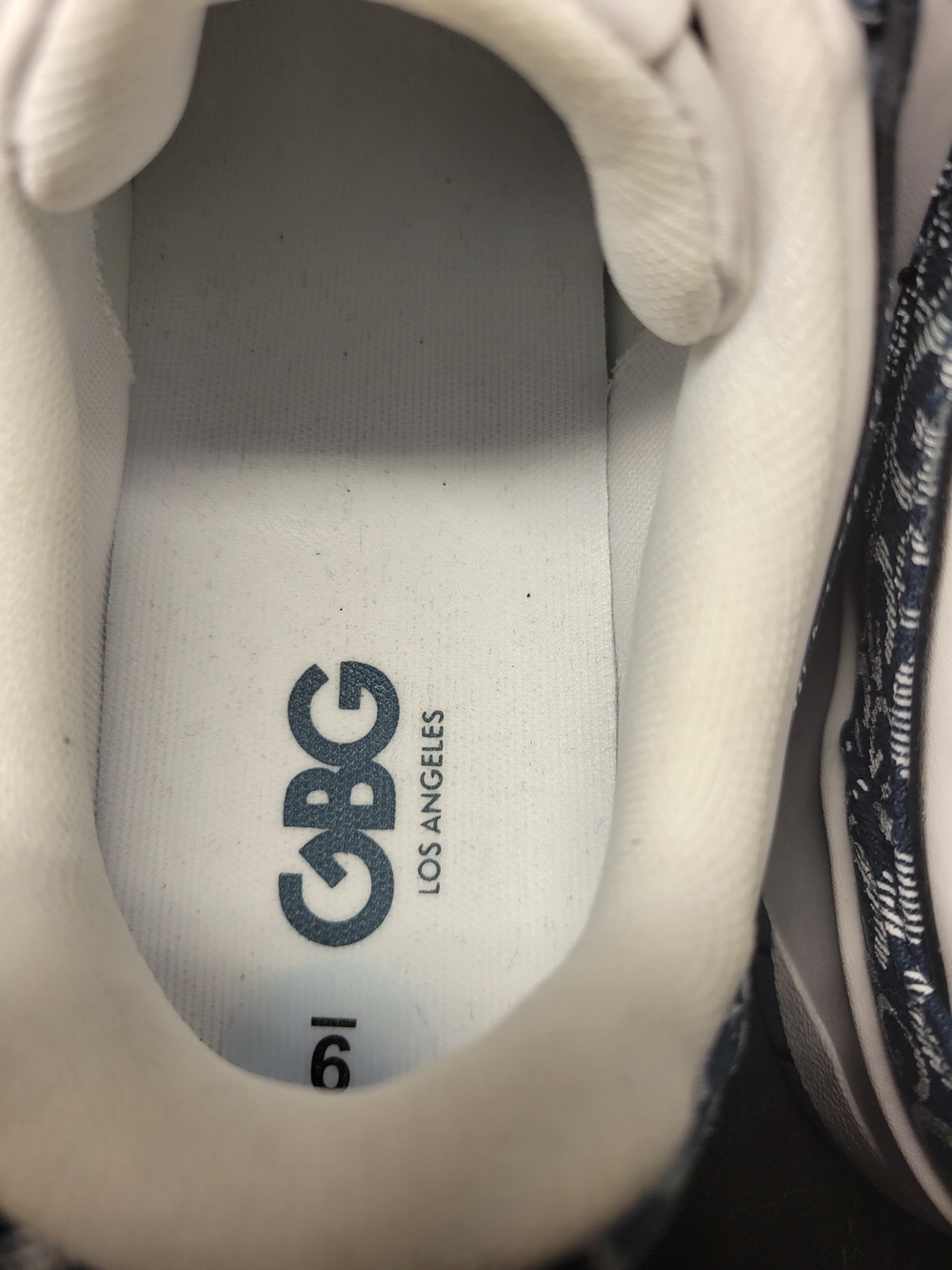 GUESS GBG GG Harina 2 Fashion SneakersWomens Size 9 - Picture 4 of 9